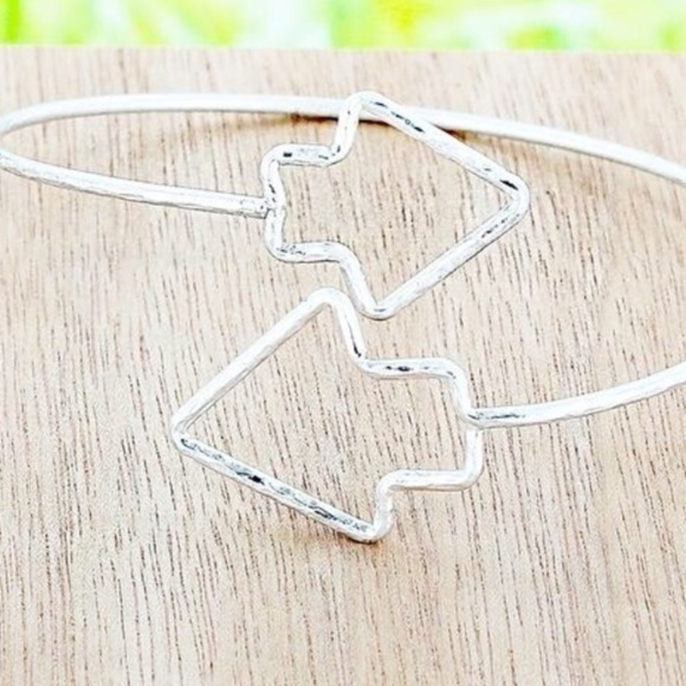 Arrow‎ Bracelet